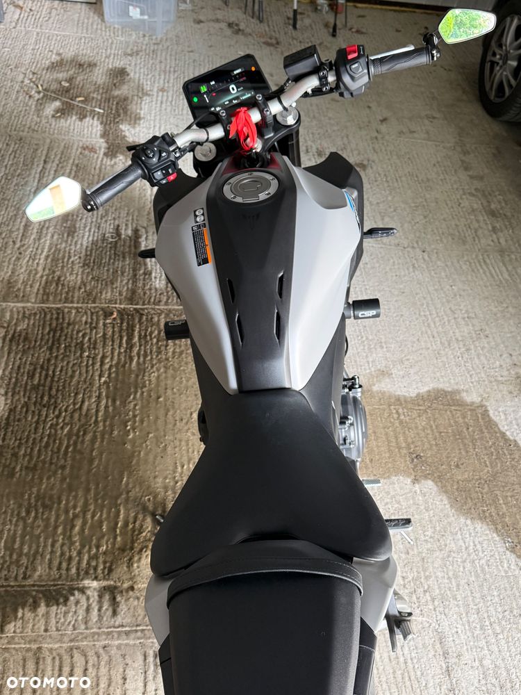 Yamaha MT - 5