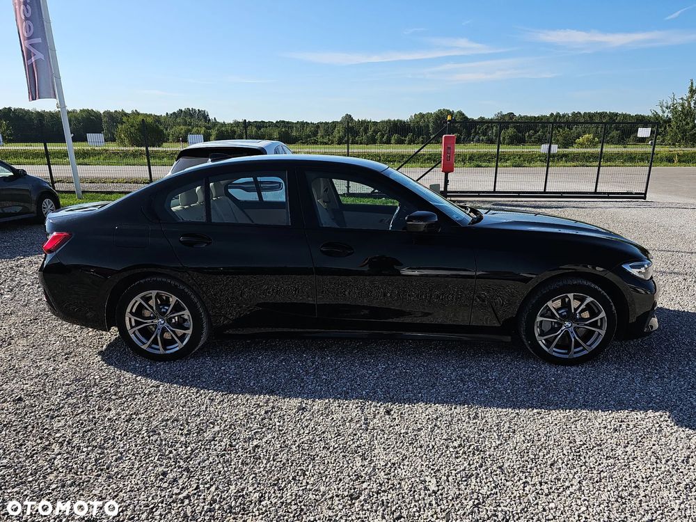 BMW Seria 3 330e Sport Line - 4