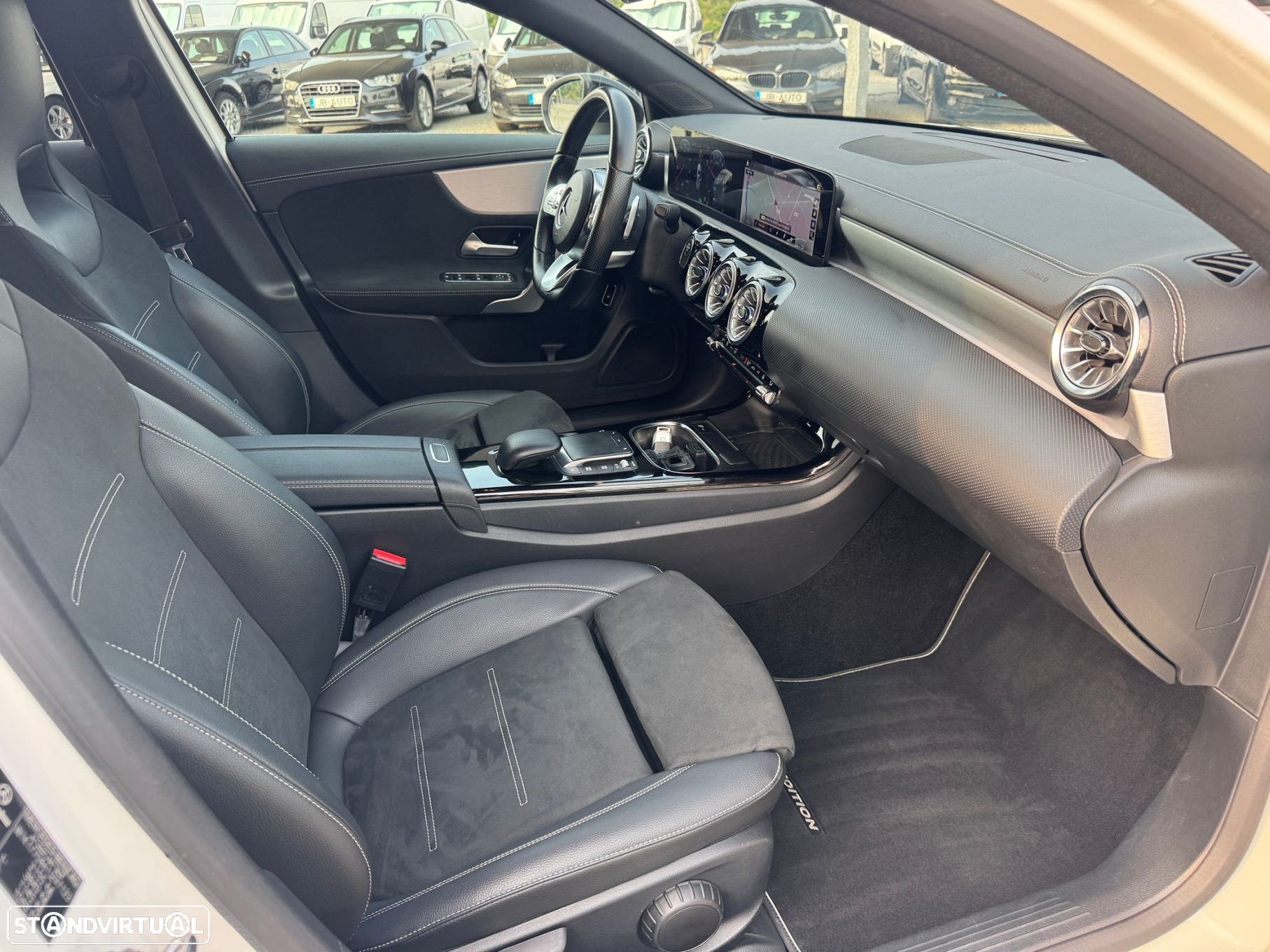 Mercedes-Benz A 250 e AMG Line - 11