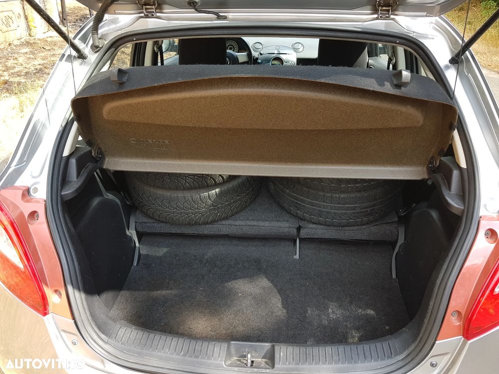 Mazda 2 1.3i TE - 11