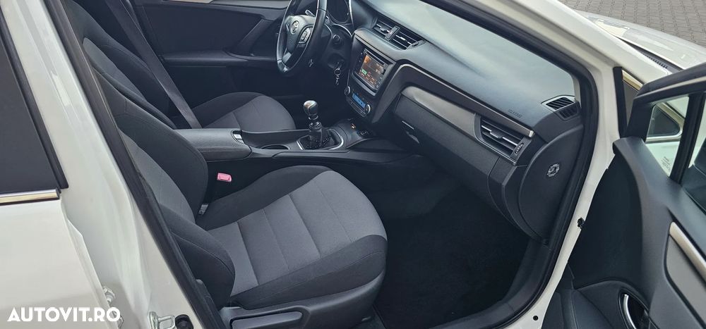 Toyota Avensis - 6