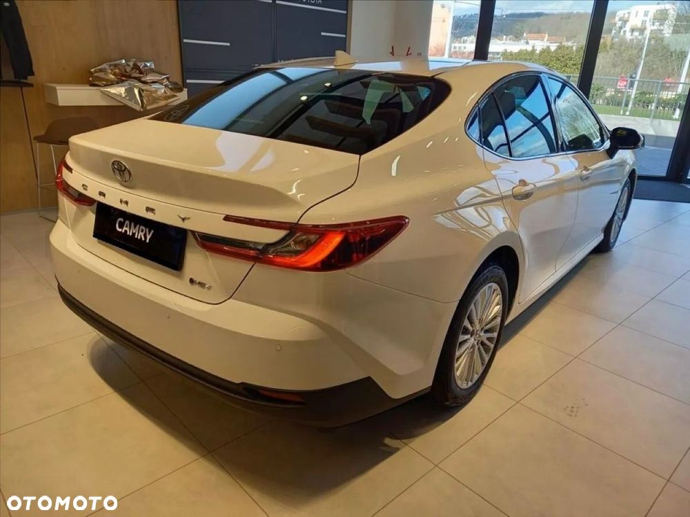 Toyota Camry 2.5 Hybrid Dynamic Force Comfort e-CVT - 5