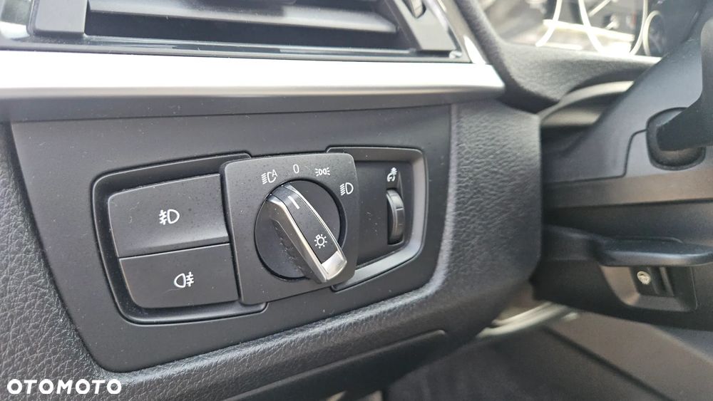 BMW Seria 3 318d Modern Line - 20