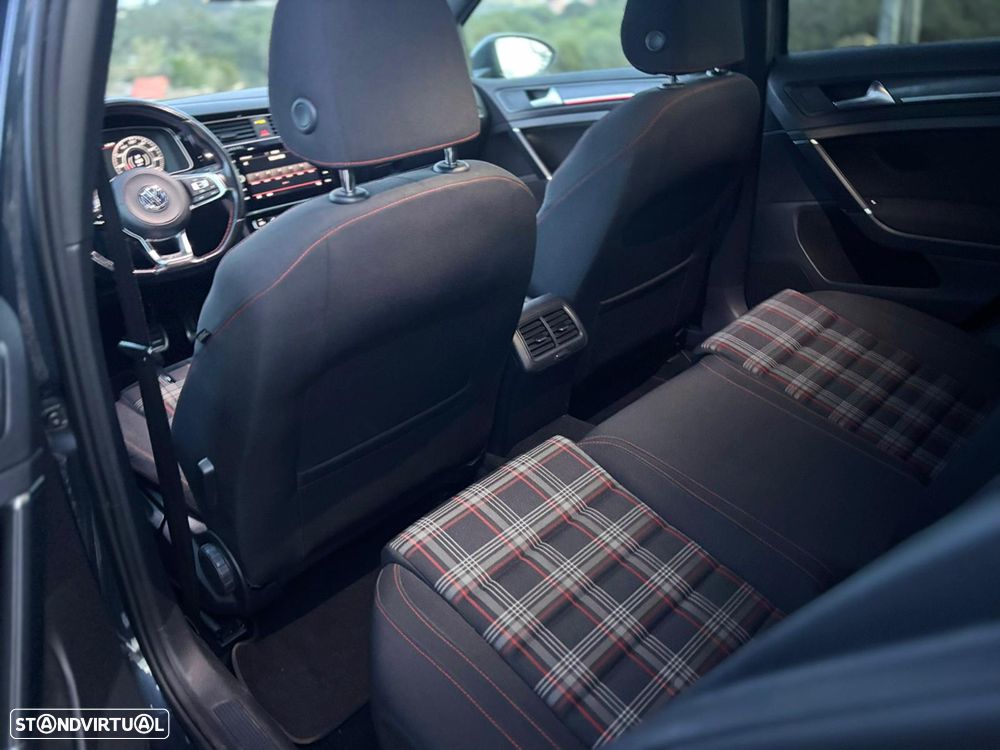 VW Golf 2.0 TSI GTI DSG Performance - 16