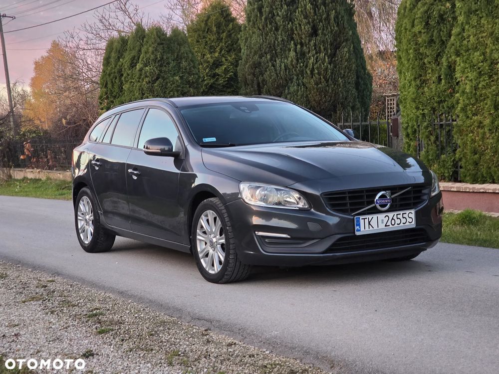 Volvo V60 D3 Drive-E Momentum - 4