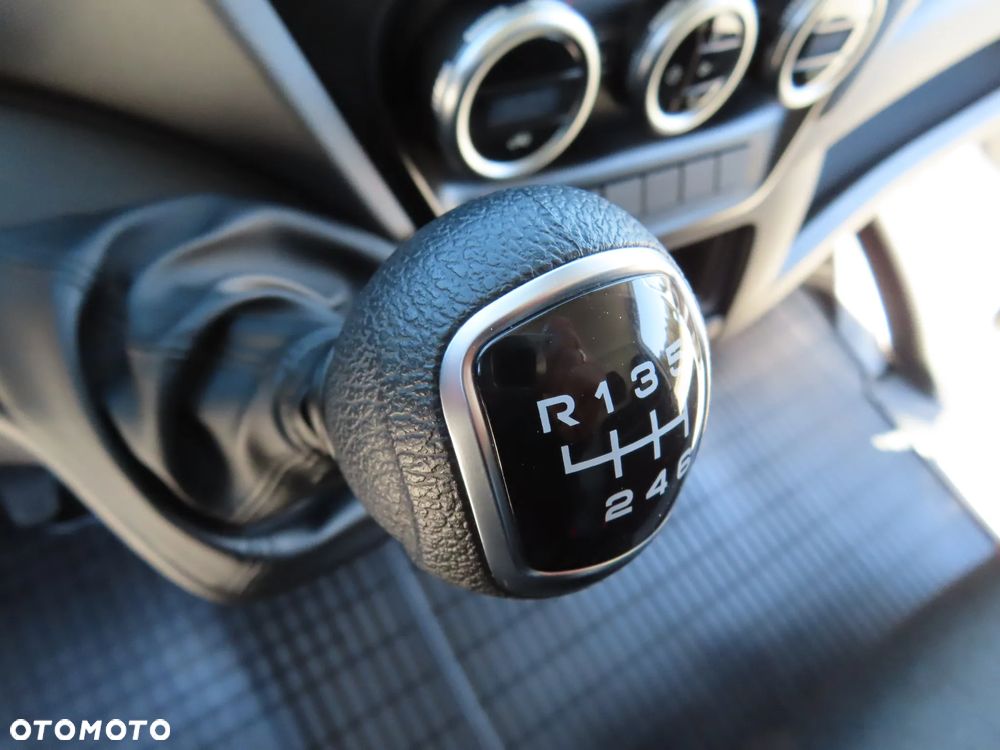 Iveco Daily 35S18 3.0 HPI 180 KM POWER Furgon Blaszak XXL 4.70 CM MAXI LONG Wysokość H2 1900 mm WZMACNIANE ZAWIESZENIE 968 Kg Ładowność HAK 3500 Kg Rozstaw Osi 4100 mm DMC 3500 Kg, WZMACNIANY Stan NOWY NIE UŻYWANY OKAZJA DOSTEPNY I GOTOWY - 39