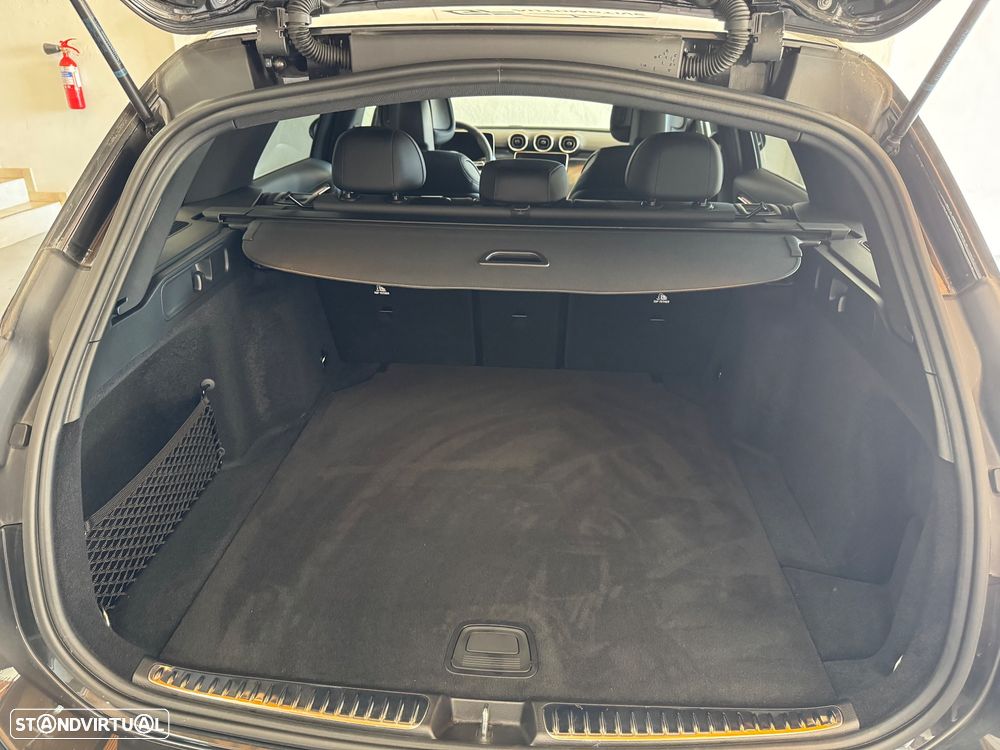 Mercedes-Benz C 220 d 4Matic T 9G-TRONIC AMG Line Advanced - 11