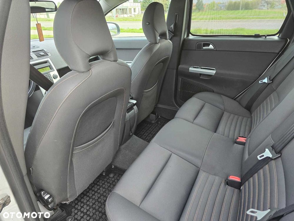 Volvo V50 2010 photo 5
