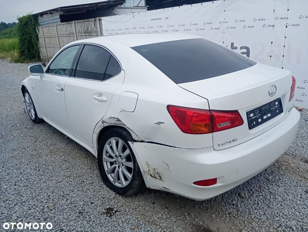 Lexus IS - 5