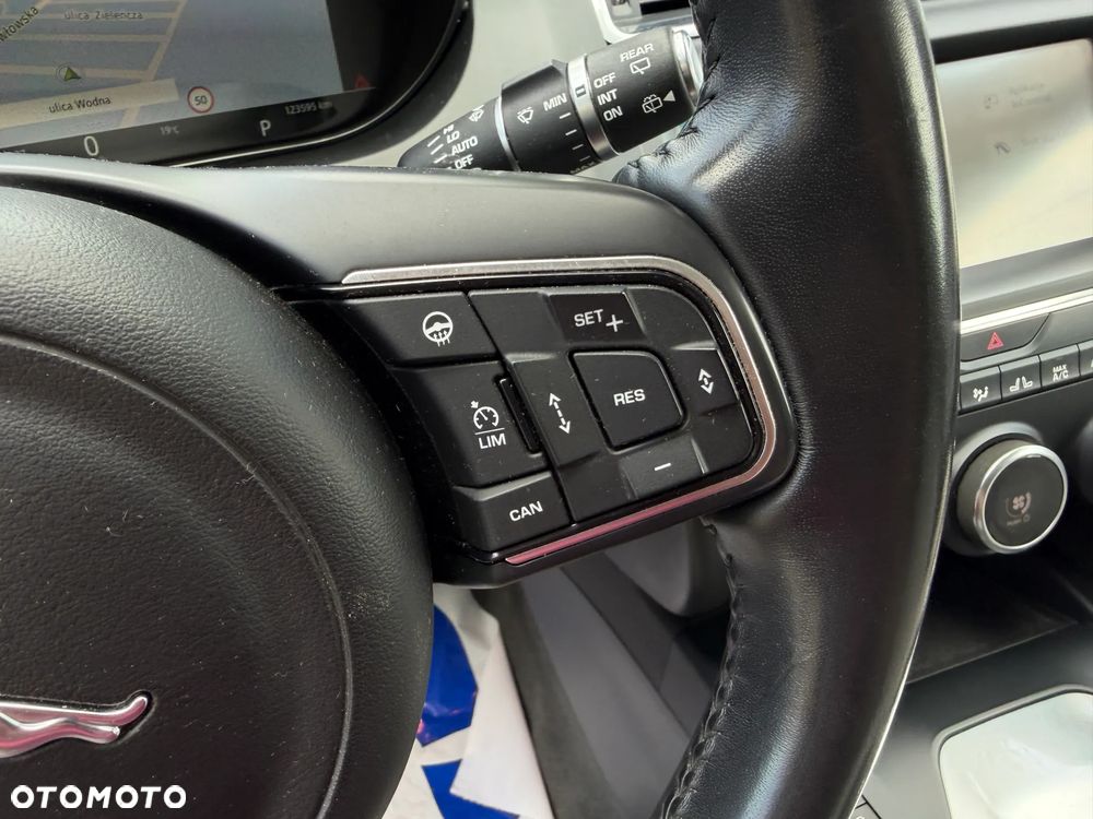 Jaguar E-Pace 2.0 i4P AWD SE - 25