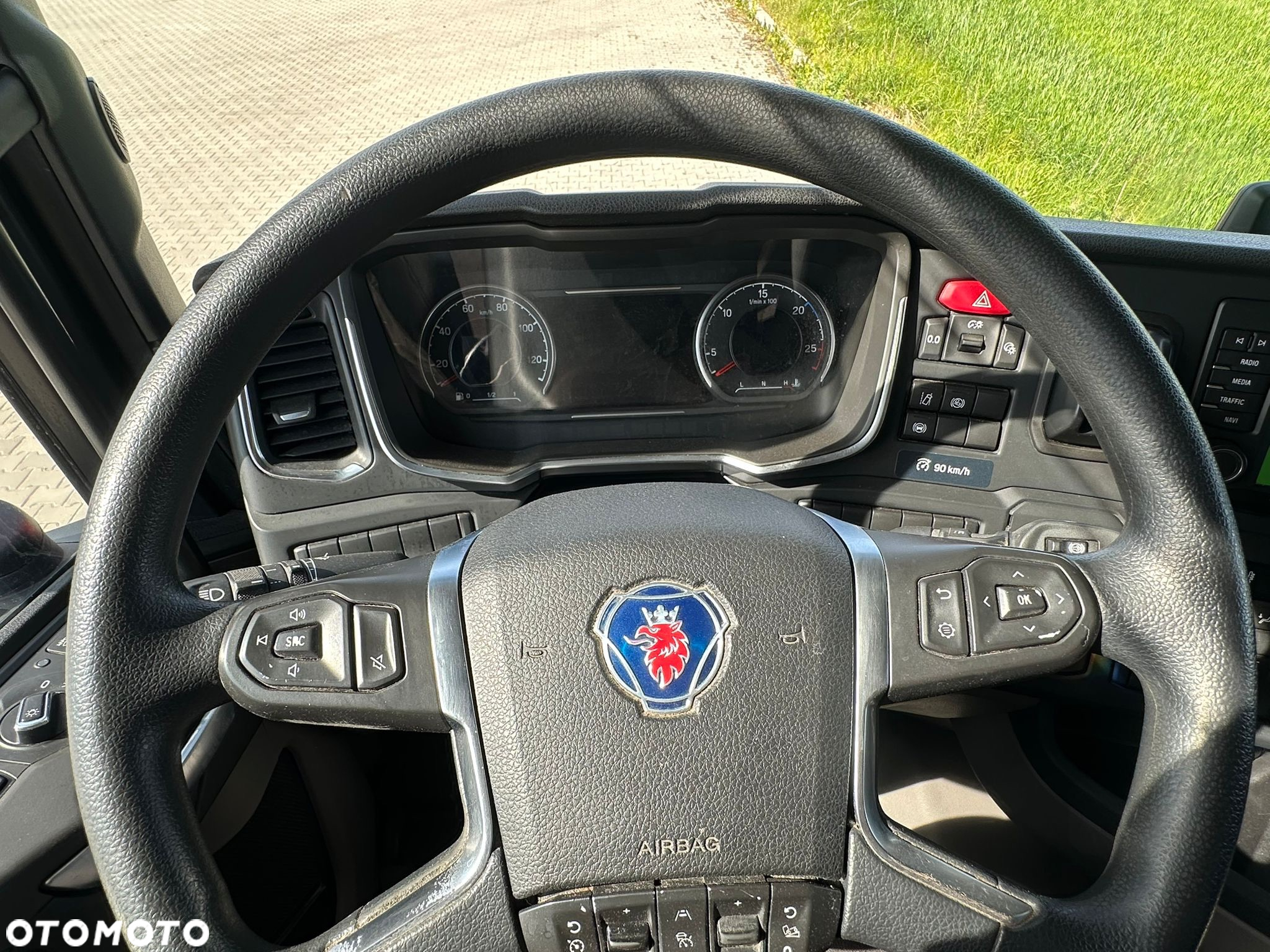 Scania R410 / FIRANKA / 21 EUROPALET / 8.5 M DŁUGOŚCI / 6x2 / PODWIESZANA I SKRĘTNA OŚ / AUTOMAT / SYPIALKA / 12.2020 ROK - 27