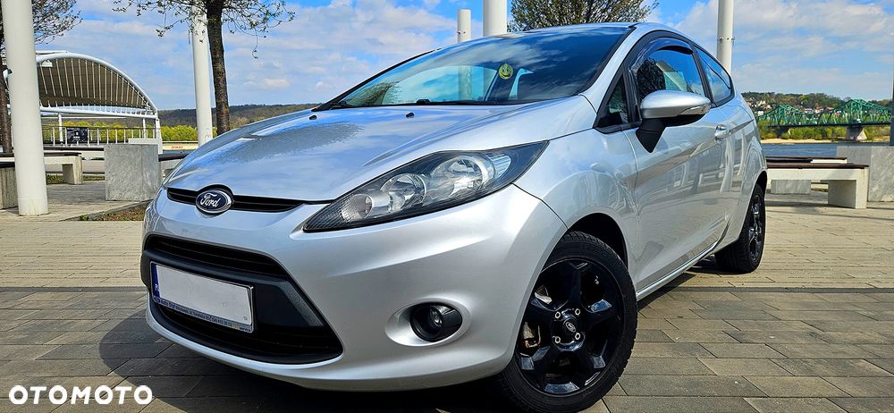 Ford Fiesta 1.25 Ghia - 11