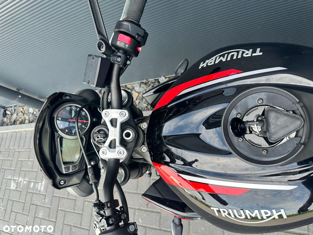 Triumph Street Triple - 6