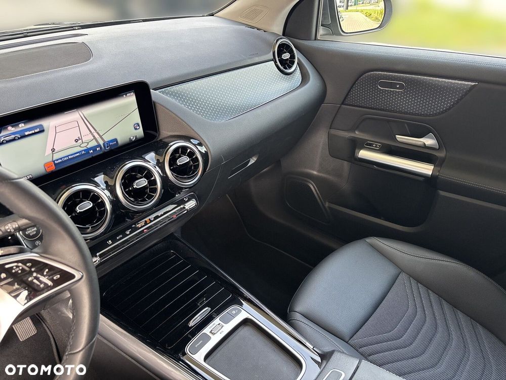 Mercedes-Benz GLA - 14