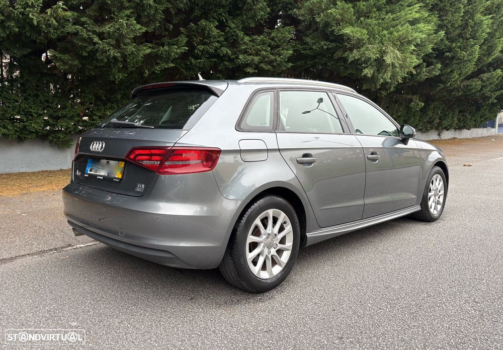 Audi A3 Sportback 1.6 TDI Sport - 4