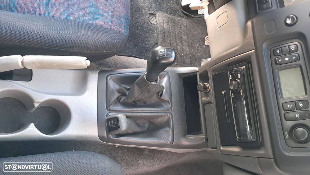 Mitsubishi Pajero Sport 2.5 TD GLS - 27
