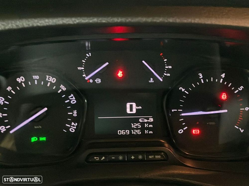 Citroën Spacetourer - 12