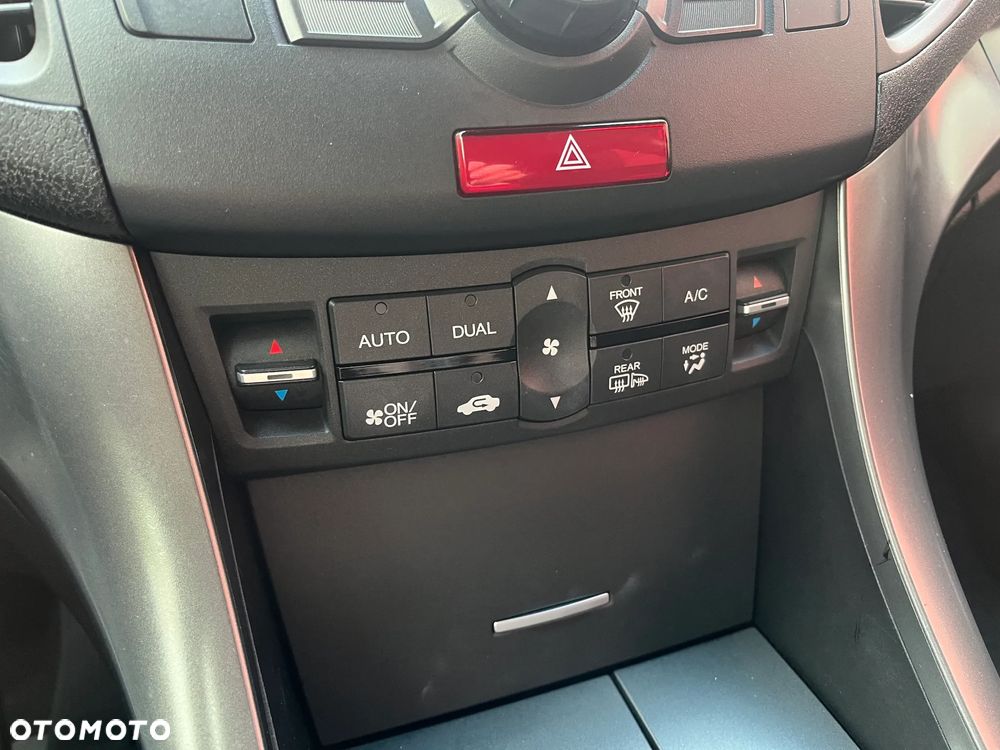 Honda Accord 2.0 Executive - 16