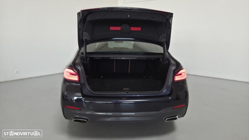 BMW 530 e Pack Desportivo M - 21