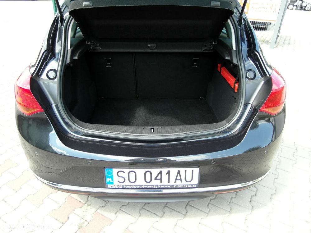 Opel Astra 1.4 Turbo 150 Jahre - 10