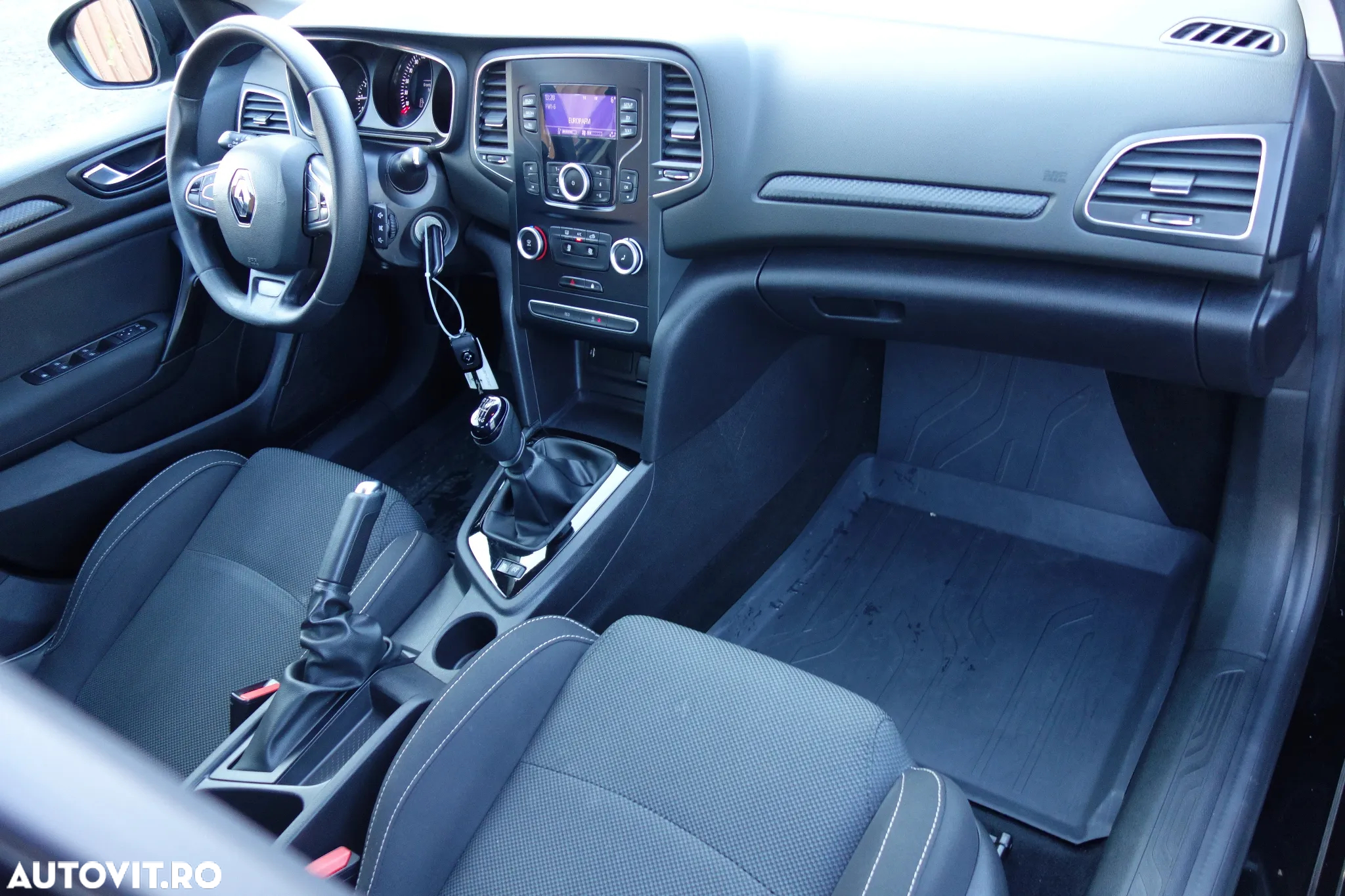 Renault Megane TCe Business - 18