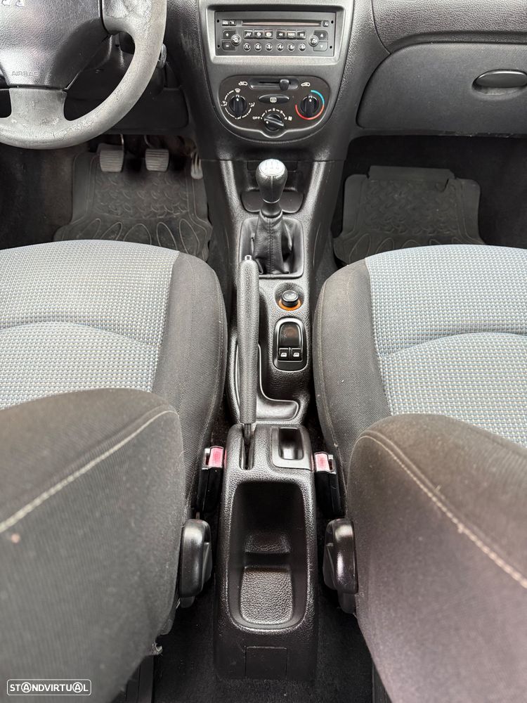 Peugeot 206 1.1 XT - 17