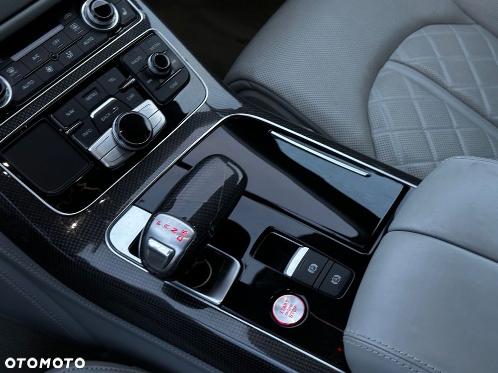 Audi S8 - 26