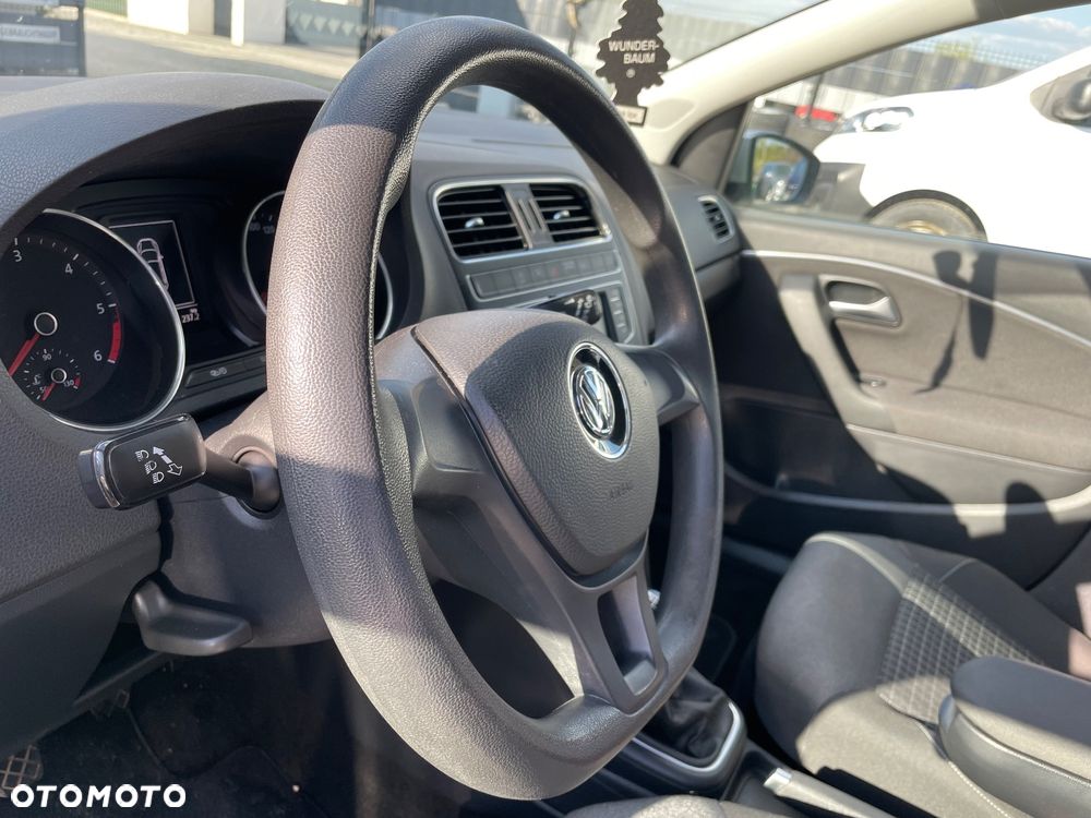 Volkswagen Polo 1.4 TDI Blue Motion Technology Lounge - 6