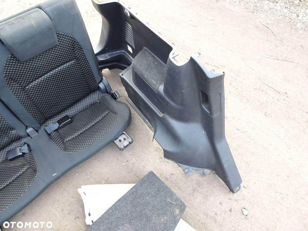 fotele trzeciego rzędu plastiki nissan qashqai j10 +2 06-13 r. - 4