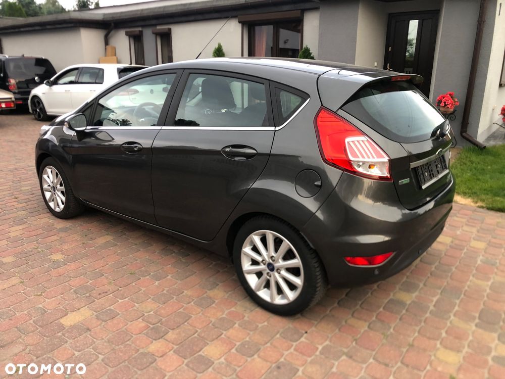 Ford Fiesta 1.0 EcoBoost S&S TITANIUM - 5