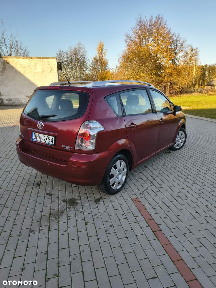 Toyota Corolla Verso - 8