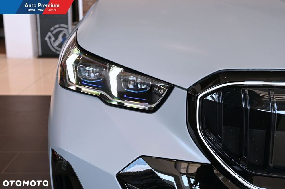 BMW Seria 5 520d xDrive mHEV - 24
