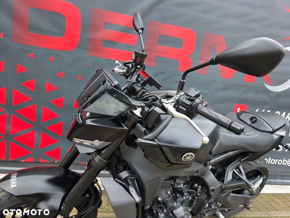 Yamaha MT - 12