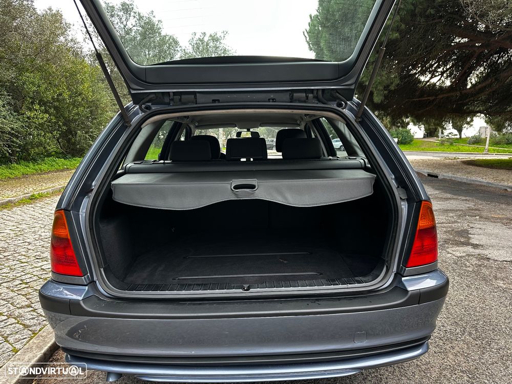 BMW 320 d Touring - 12