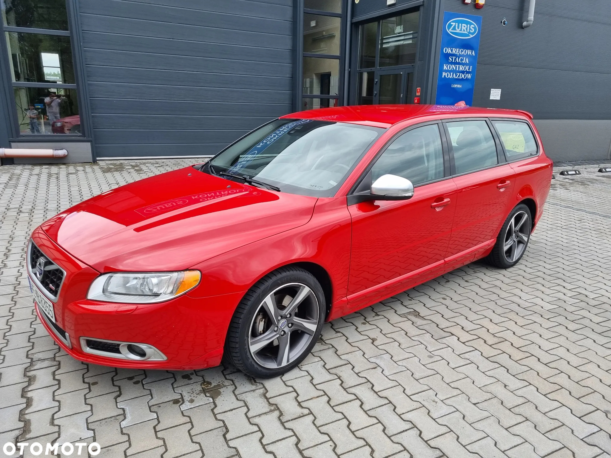 Volvo V70 D3 R-Design - 15