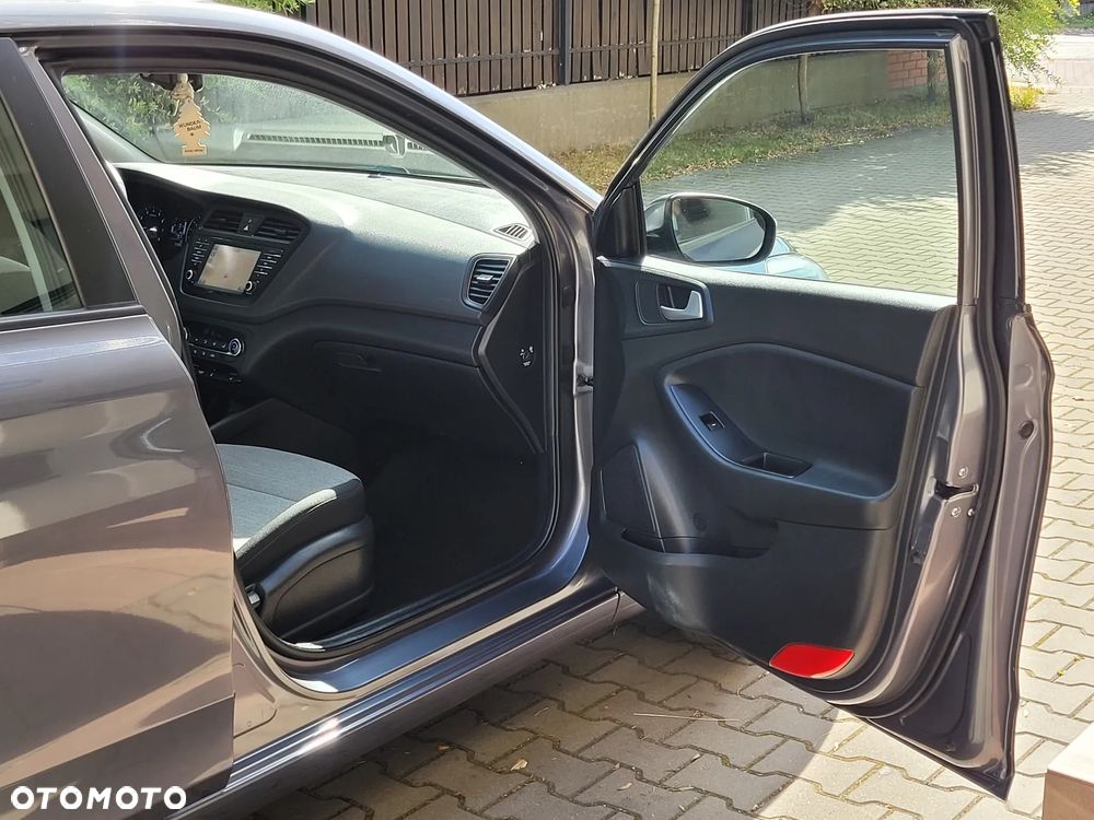 Hyundai i20 1.4 Intro Edition - 34