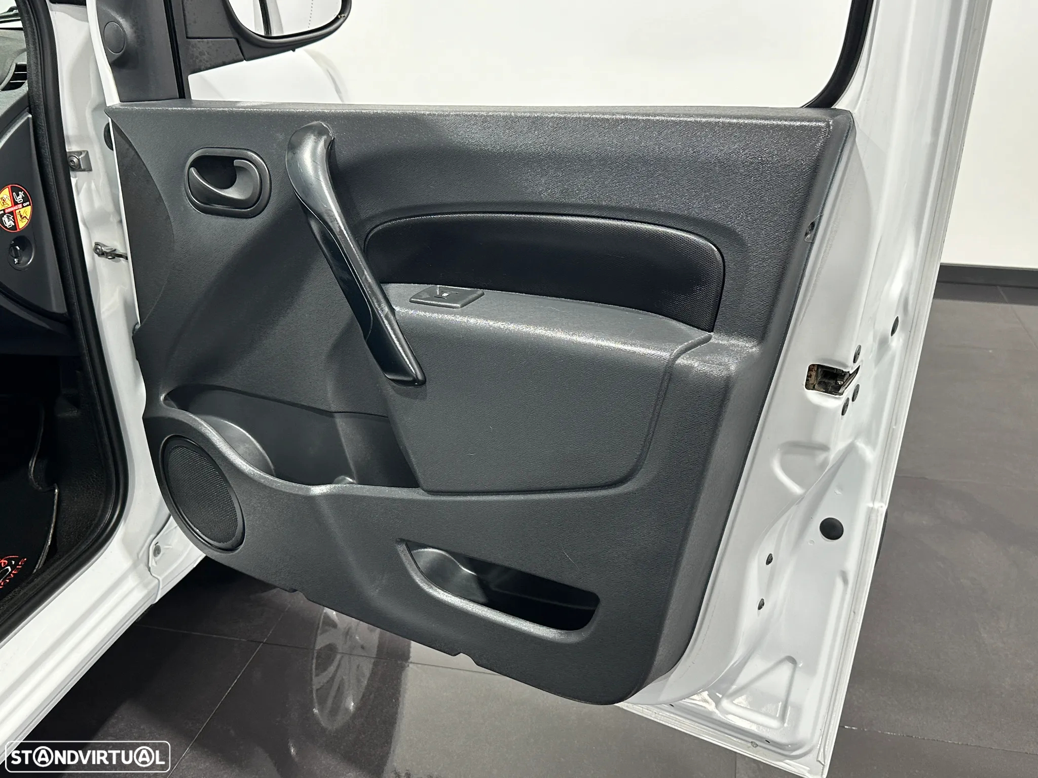 Renault KANGOO EXPRESS Z.E. 33 KW - IVA DEDUTIVÉL - BATERIAS PRÓPRIAS - 34