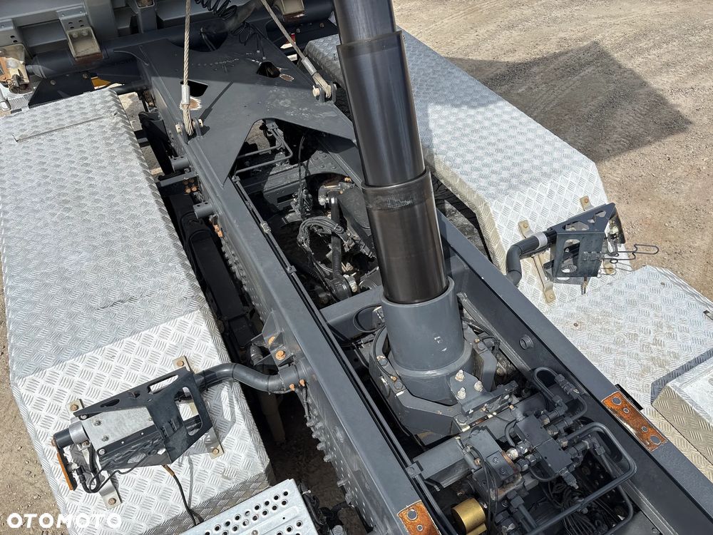 Mercedes-Benz AROCS 3245 8x4 Kipper Meiller SZWAJCARIA - 23