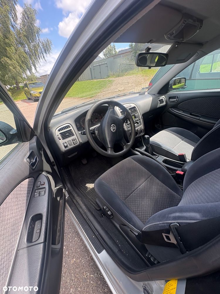 Toyota Avensis - 10