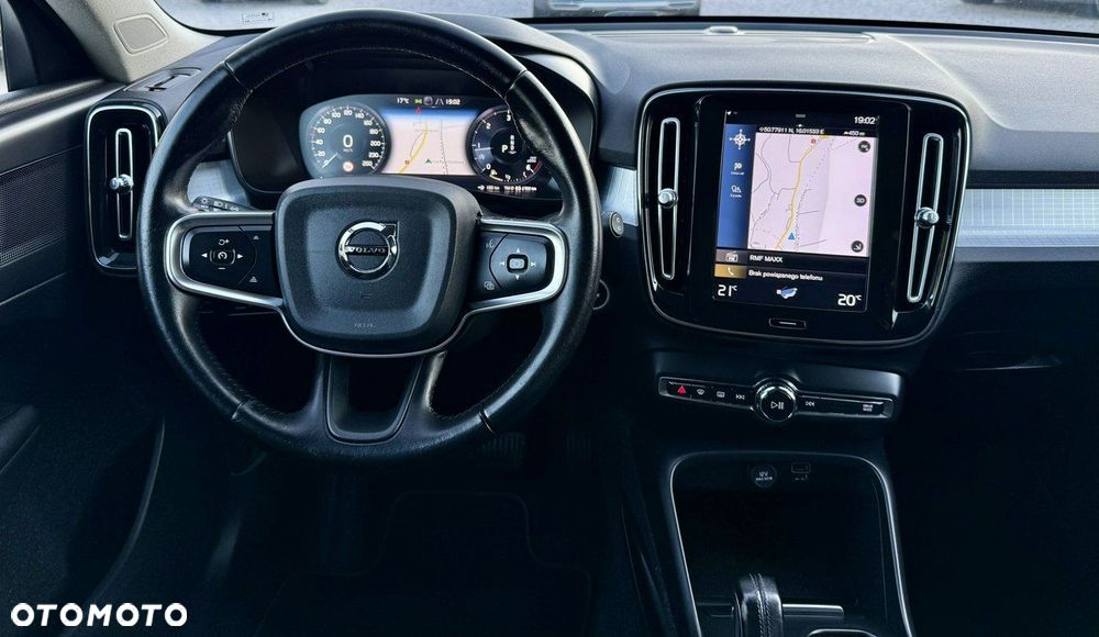 Volvo XC 40 D3 AWD Momentum Pro - 17