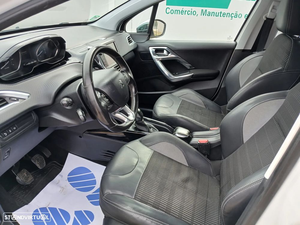 Peugeot 2008 1.2 PureTech Style - 18