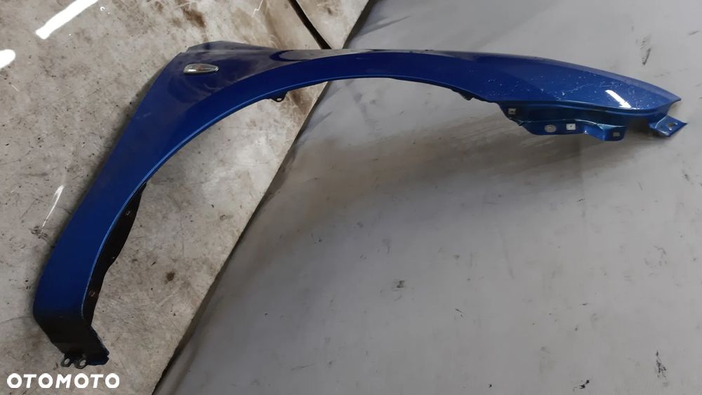 * BŁOTNIK PRAWY PRZÓD HYUNDAI I30 BŁĘKITNY KOLOR BV - 2
