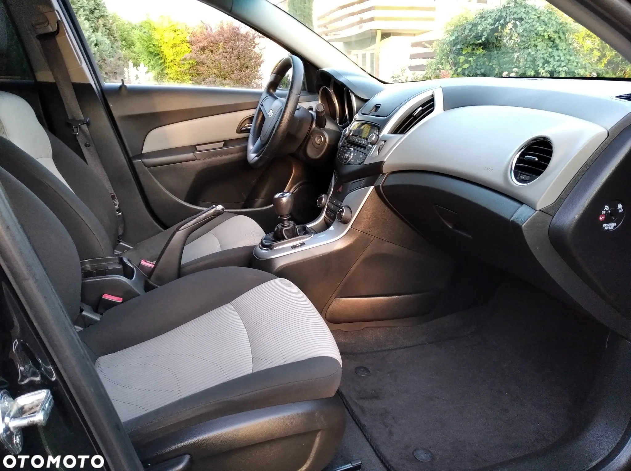 Chevrolet Cruze 1.6 LS+ - 16