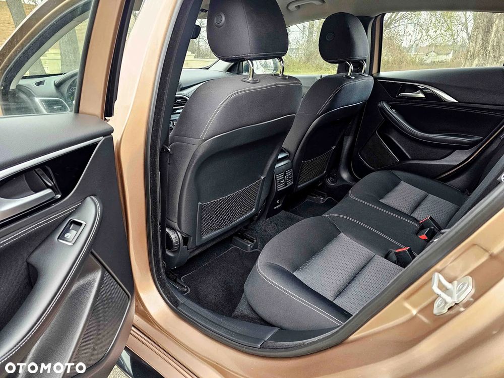 Infiniti Q30 1.6t Premium - 19