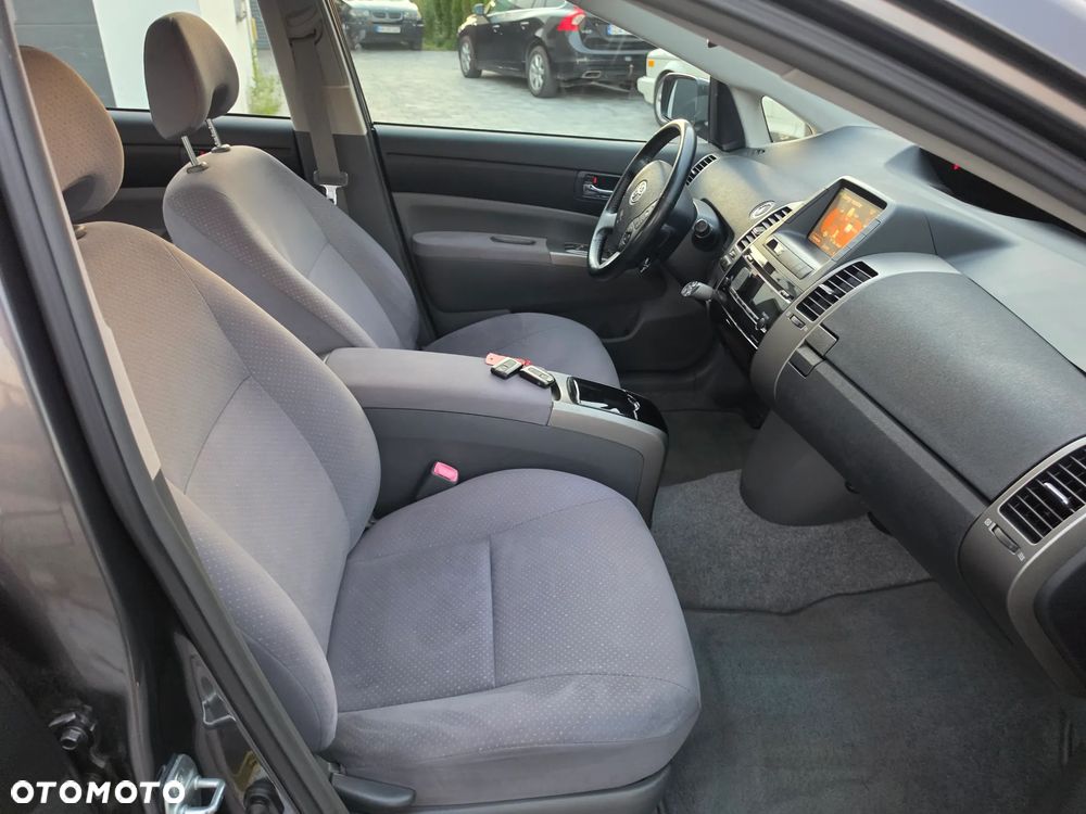 Toyota Prius - 33