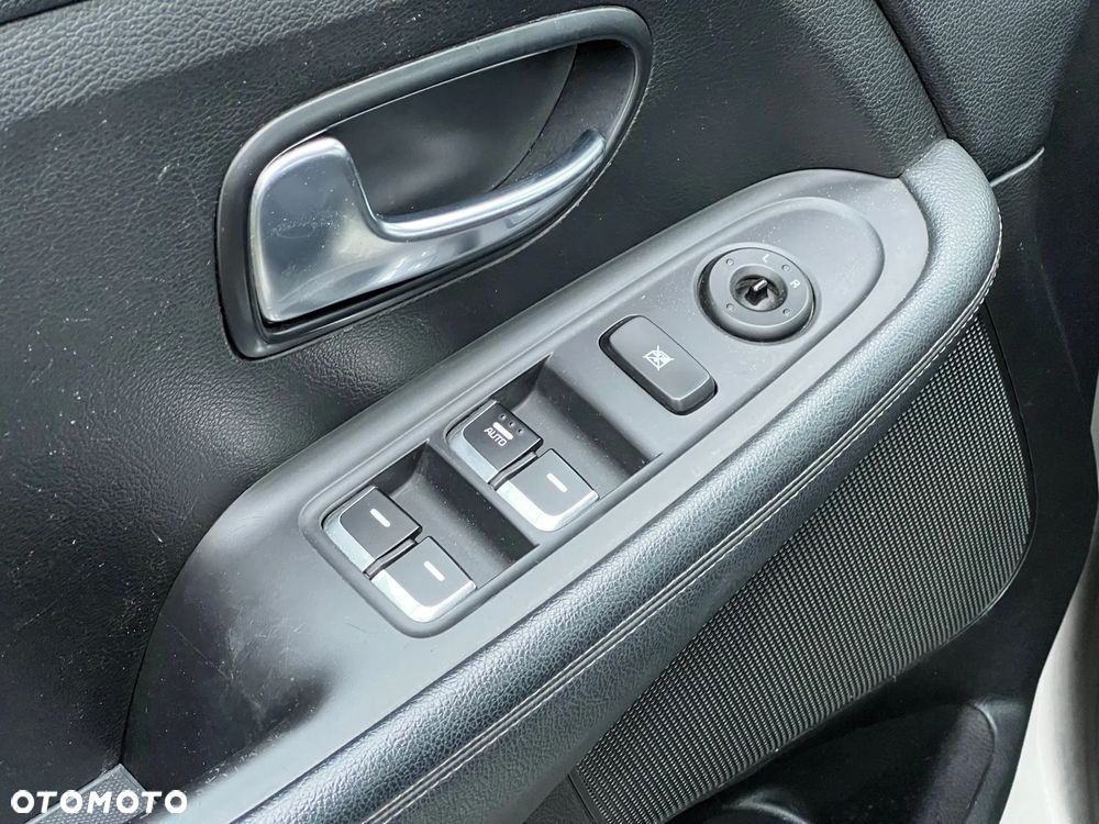 Kia Carens 1.6 GDI L - 16