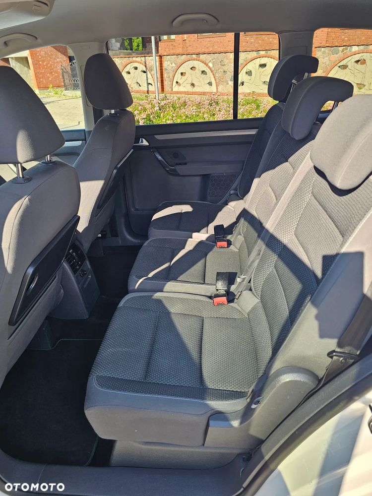 Volkswagen Touran 2.0 TDI DPF DSG STYLE - 15