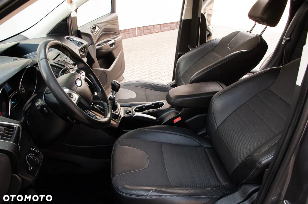 Ford Kuga 2.0 TDCi 4x4 Titanium - 5
