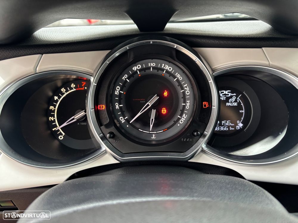 Citroën DS3 Cabrio 1.2 VTi So Chic - 14