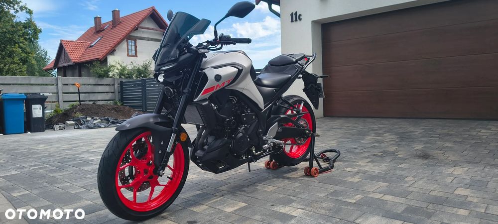 Yamaha MT - 6